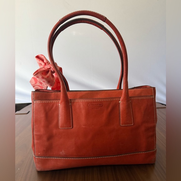 Vintage Coach Hampton Madeline - Picture 2 of 3